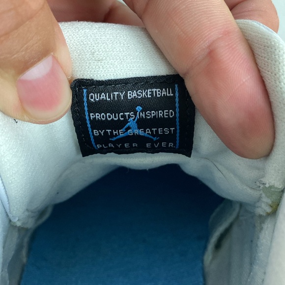 Air Jordan 11 retro low university blue (2017) men’s size 10 - Picture 6 of 7